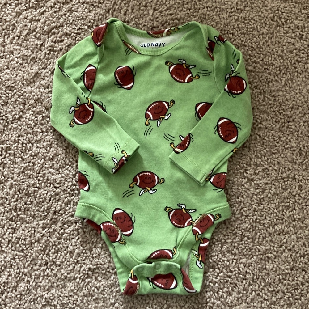 Old Navy Game Day Football Long sleeve Onesie Happy Footballs Sz 3-6 Months